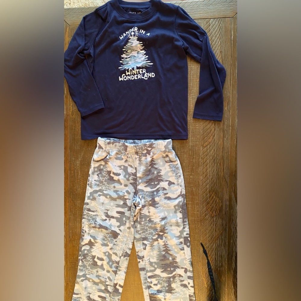 Christmas Pj’s Size 6